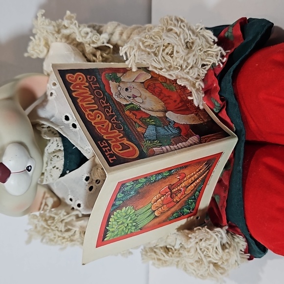 House of Lloyd VTG Christmas Around the World Grannie Flo Bunny Red Green - Picture 3 of 10